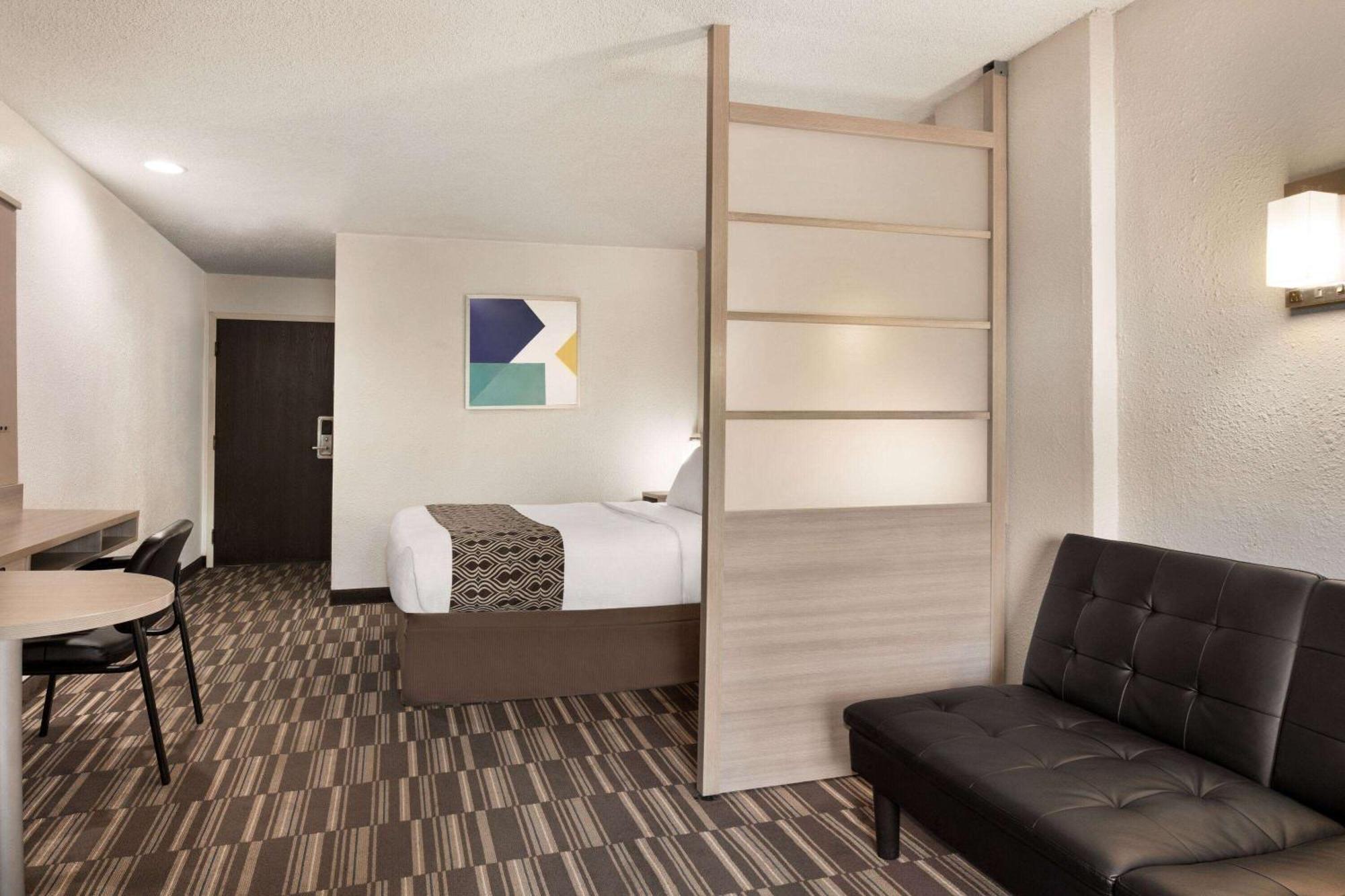 Microtel Inn & Suites By Wyndham Florence/Cincinnati Airpo Exterior foto